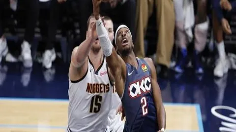 范德贝尔特左膝积液恢复中，预计明年一月初重返赛场——Shams报道